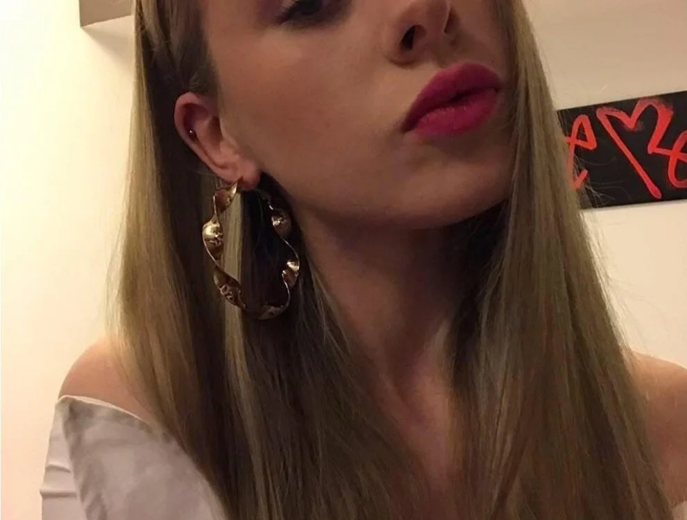 Melissa9625 অফলাইন XXX চ্যাট