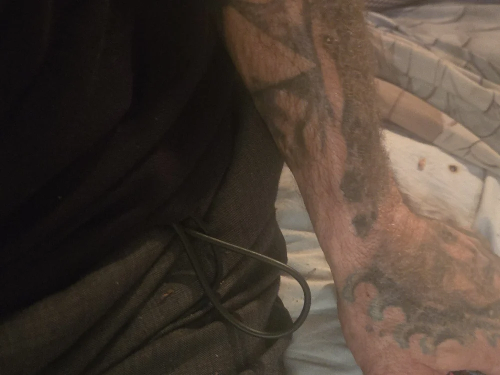 10InchGutPunch: συνομιλία ΧΧΧ εκτός σύνδεσης