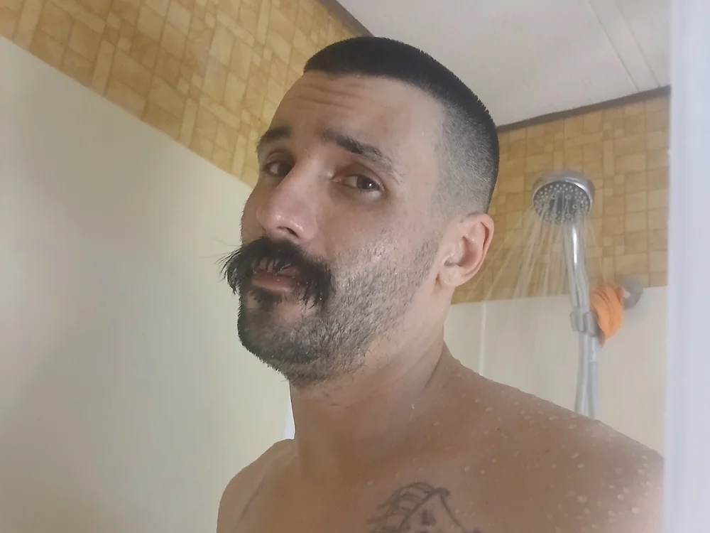 -mustachemaniac- 離線聊天室