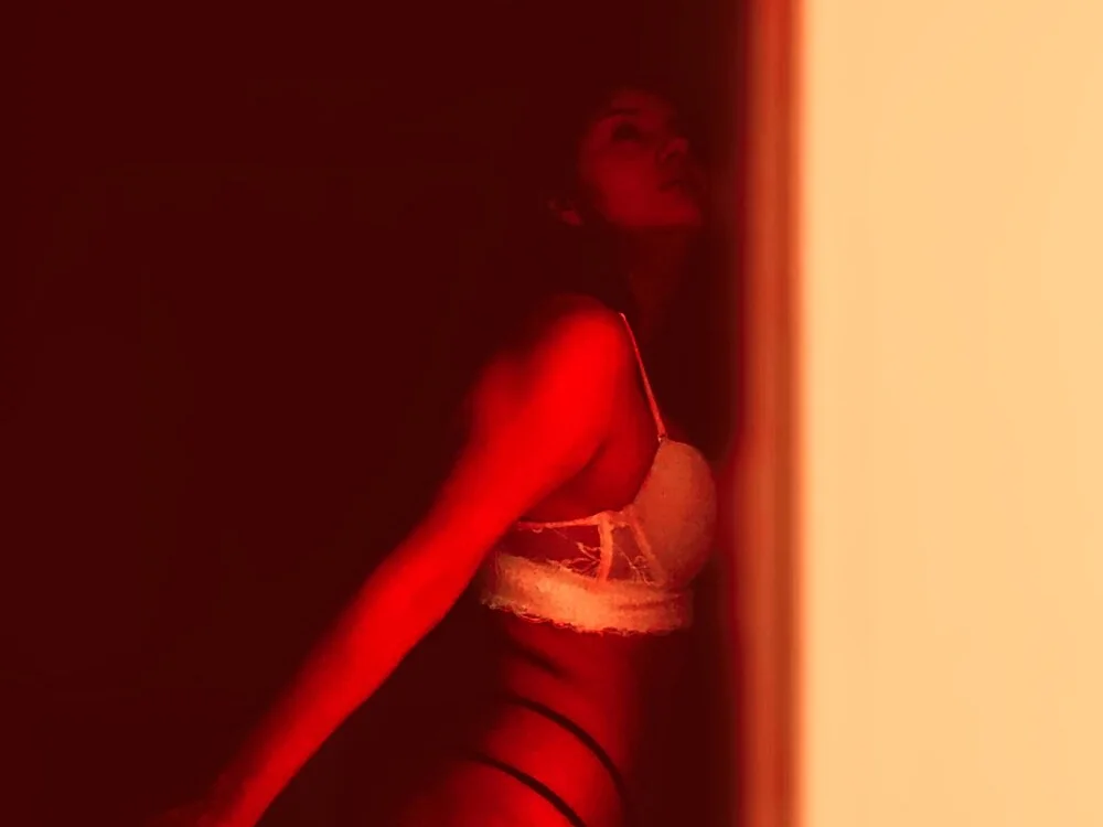 دردشة LuisaLean الجنسية دون اتصال