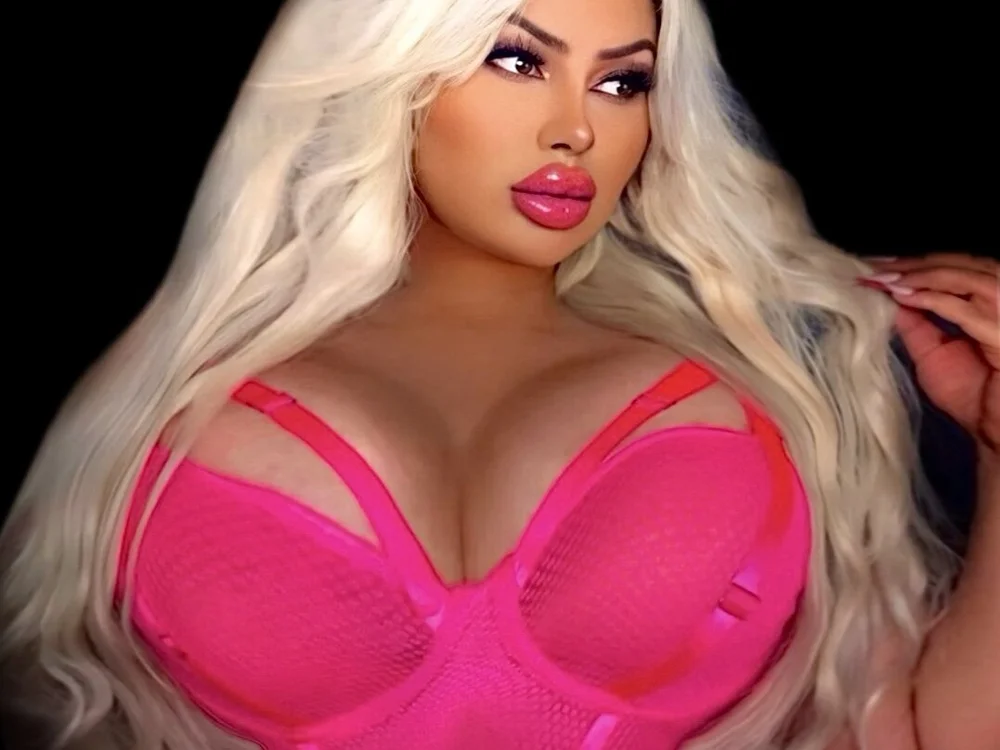 BimboD0ll's Offline Chat Room