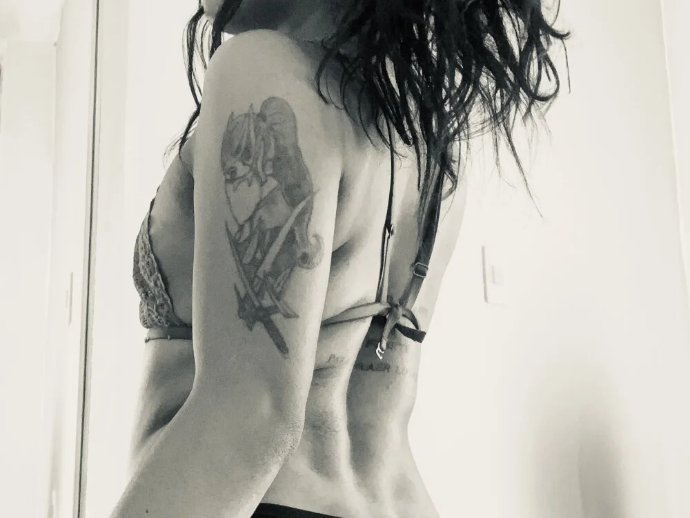 La_Perversa69 Offline XXX Chat