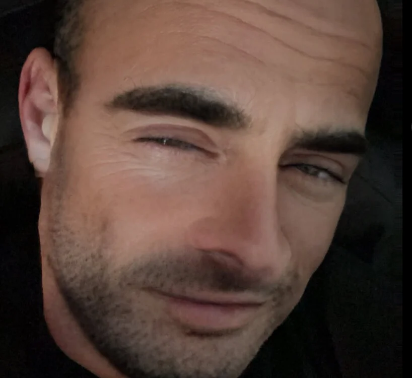 ScottyCock2U's Offline Chat Room