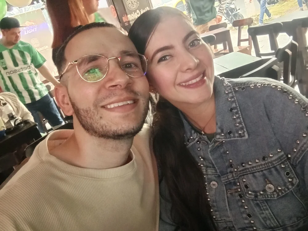 andrea199's Offline Chat Room