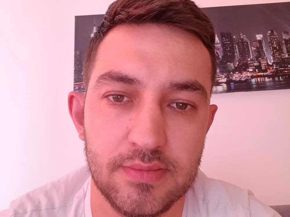 Hbcnnbfhbf's Offline XXX Chat