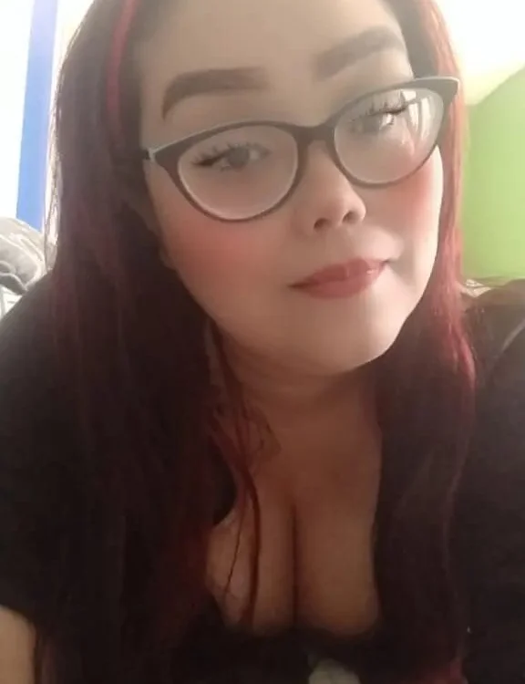 Aisha_Hott69's Offline Chat Room