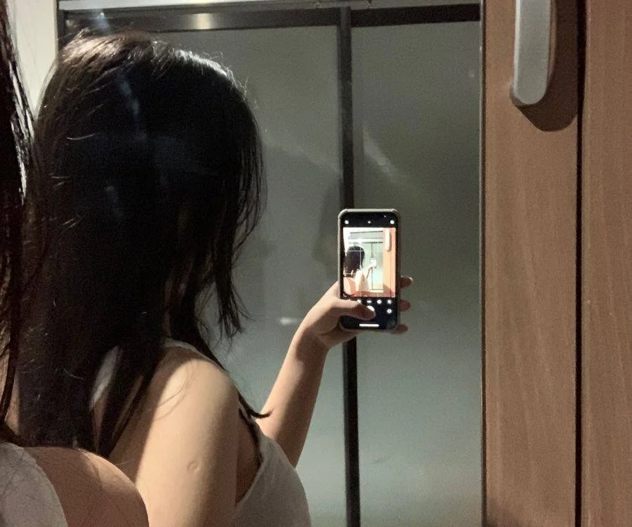 nymira offline XXX-chat