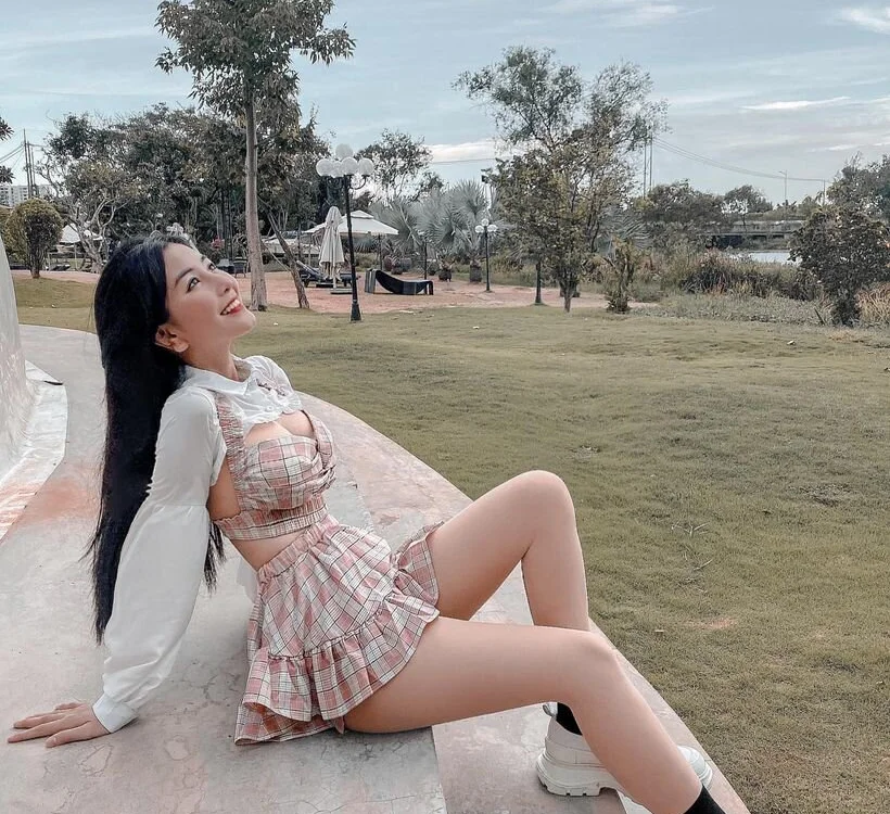 MiRaelee's Offline XXX Chat