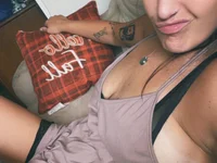 imyoursfornow22's webcam live show