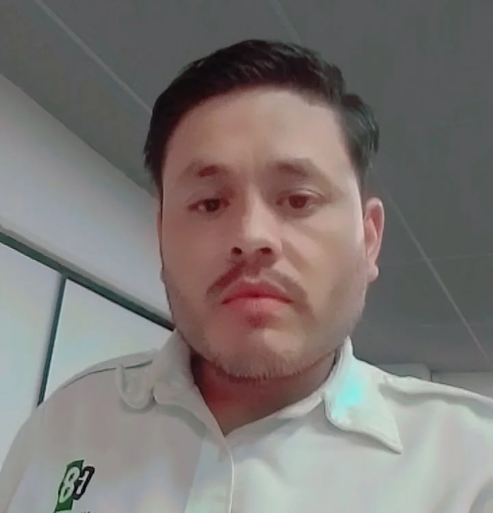 Shemostri's Offline Chat Room