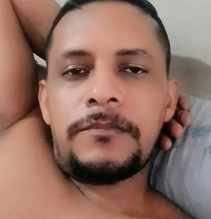 El_patron1985's Offline XXX Chat