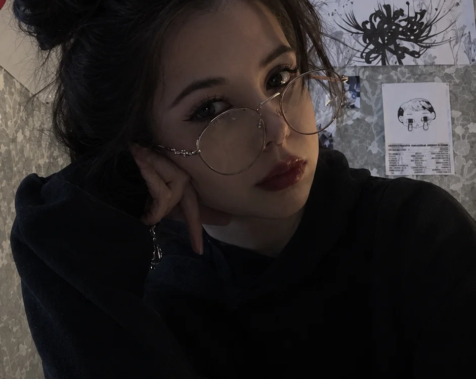 cutevina's Offline Chat Room