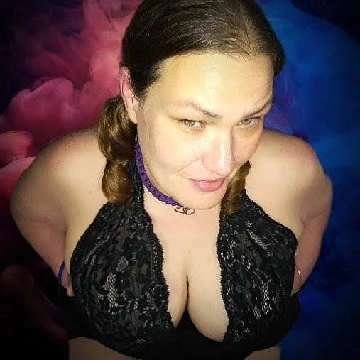 ChubbyGusherGal offline chatrum