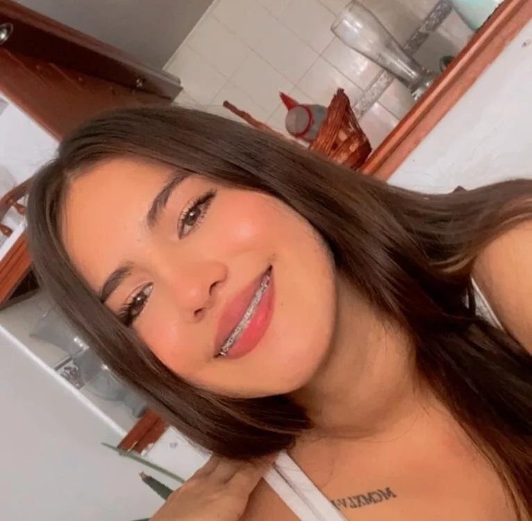 bellaa_jonness' Offline XXX Chat