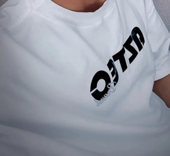 ap0tv7's Offline Chat Room