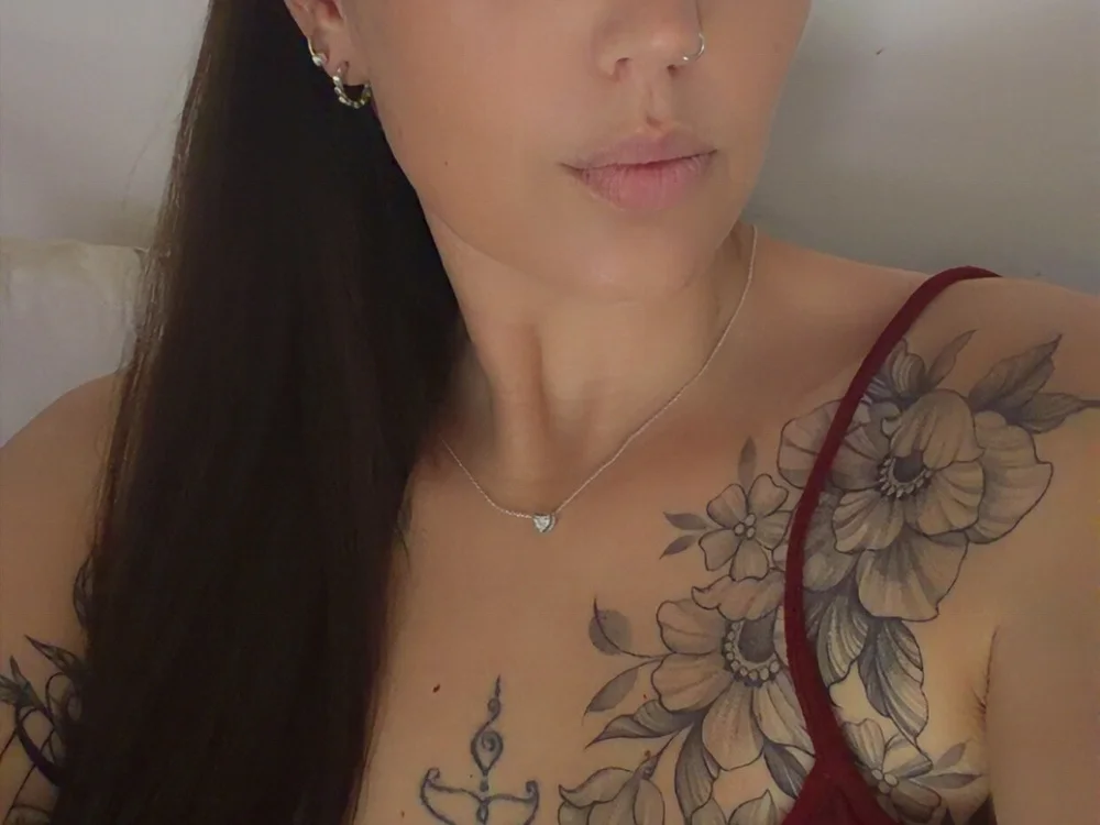 Devoted-Megan36's Offline XXX Chat