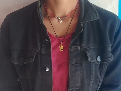 Image 1 of Jooli_sakya, female webcam model,  years old, on live webcam