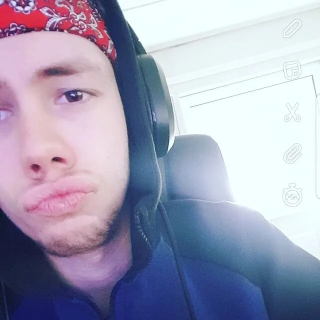 JesseBlue-'s Offline XXX Chat