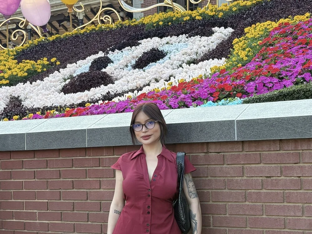 FuckDollNicky offline XXX-chat