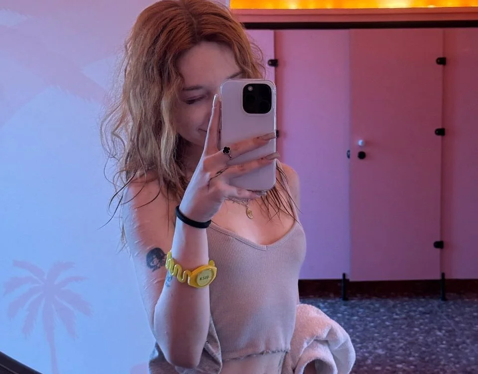 Sylvia_Senkevich Offline XXX-chat