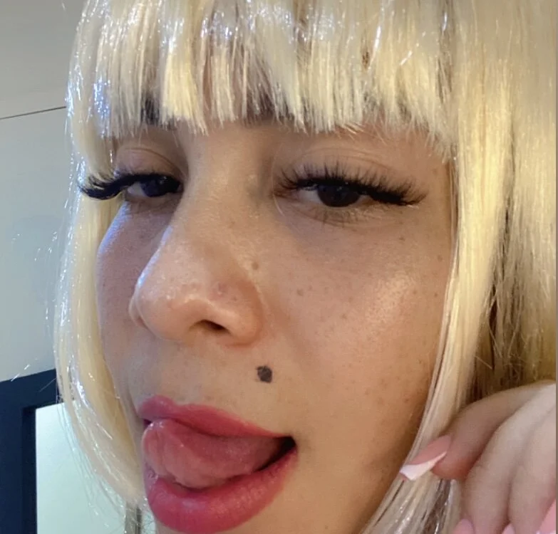 nalgonamorena22's Offline XXX Chat