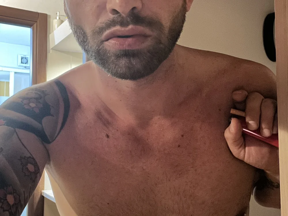 Clatoro24's Offline XXX Chat