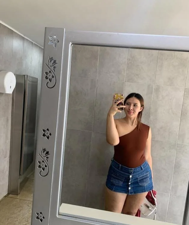 Rouse_Taylor__25's Offline XXX Chat