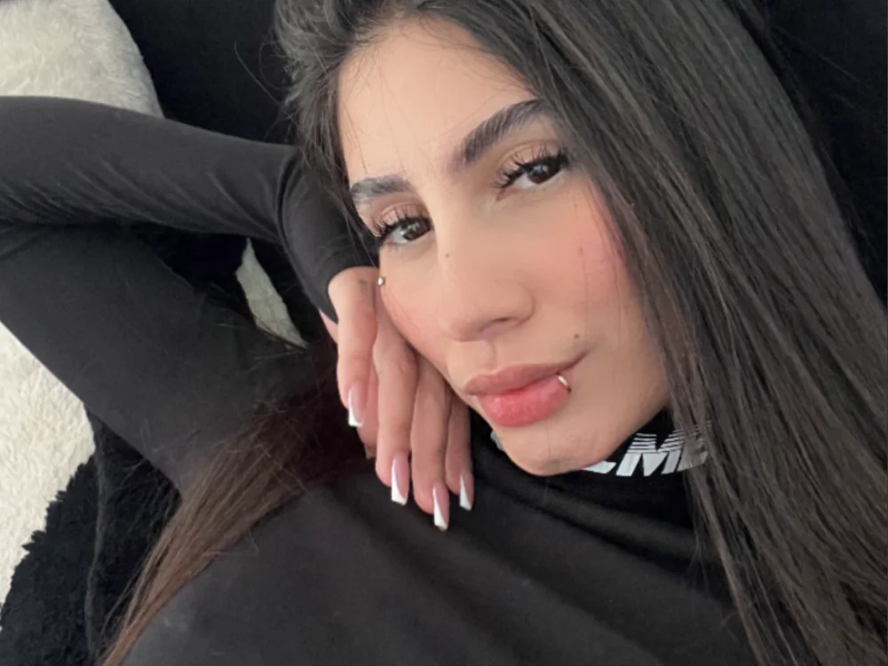 Anniewine_ Adlı Modelin Çevrimdışı XXX Sohbeti