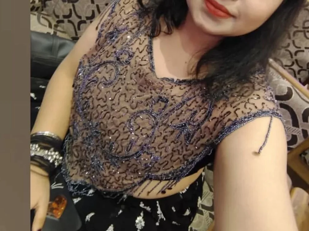 Offline XXX chat modela Rosy-Choudhry