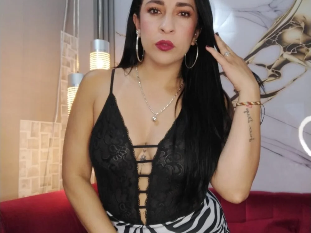 Bella_williamss_ অফলাইন XXX চ্যাট