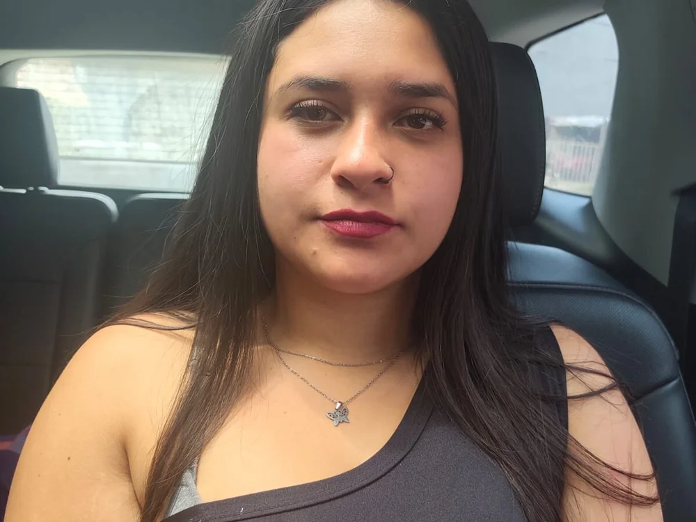 conniee25's Offline XXX Chat