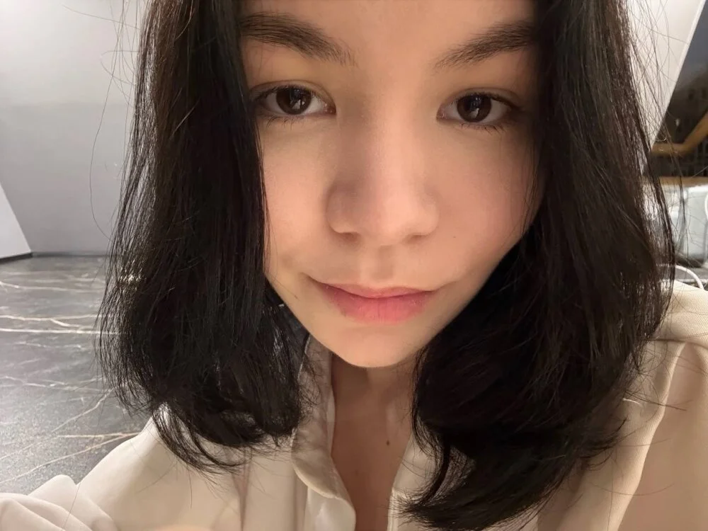 ElenorRoccio's Offline XXX Chat