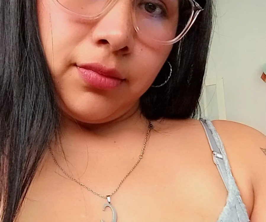 Chat XXX en directo de Saly_Moon1