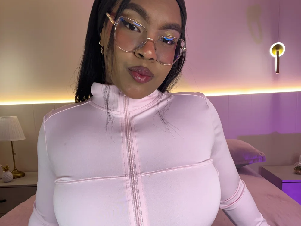 Esmeralda_Duarte's Offline XXX Chat