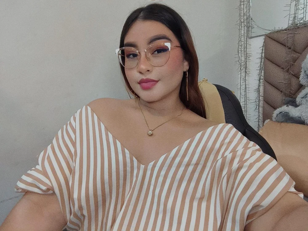 jhanvi_umarani's Offline Chat Room