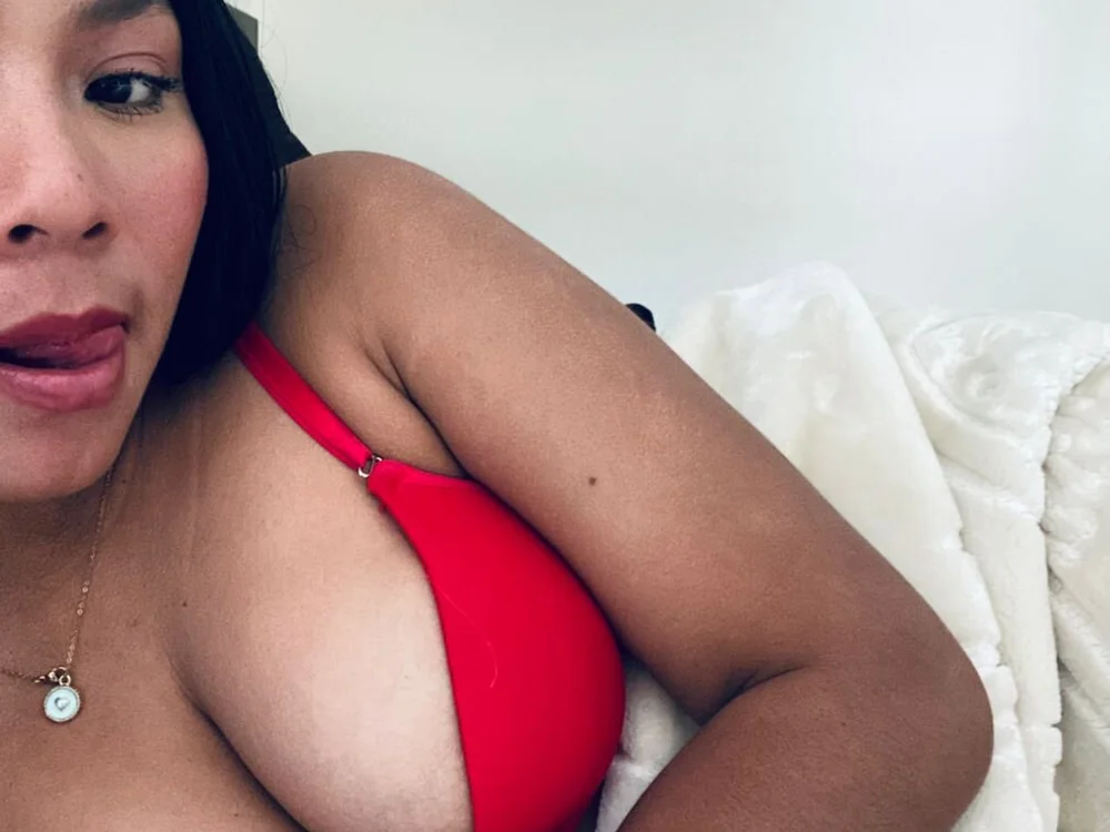 cami_gomez22's Offline XXX Chat