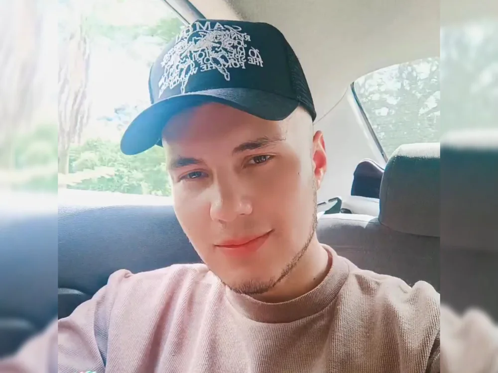 Axel11Luna offline XXX-chat