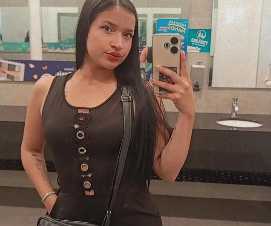 charllotte_0 offline chatrum