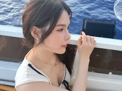 Yiyi188 Female Middlepricedprivatesasian Free Webcam Striptease
