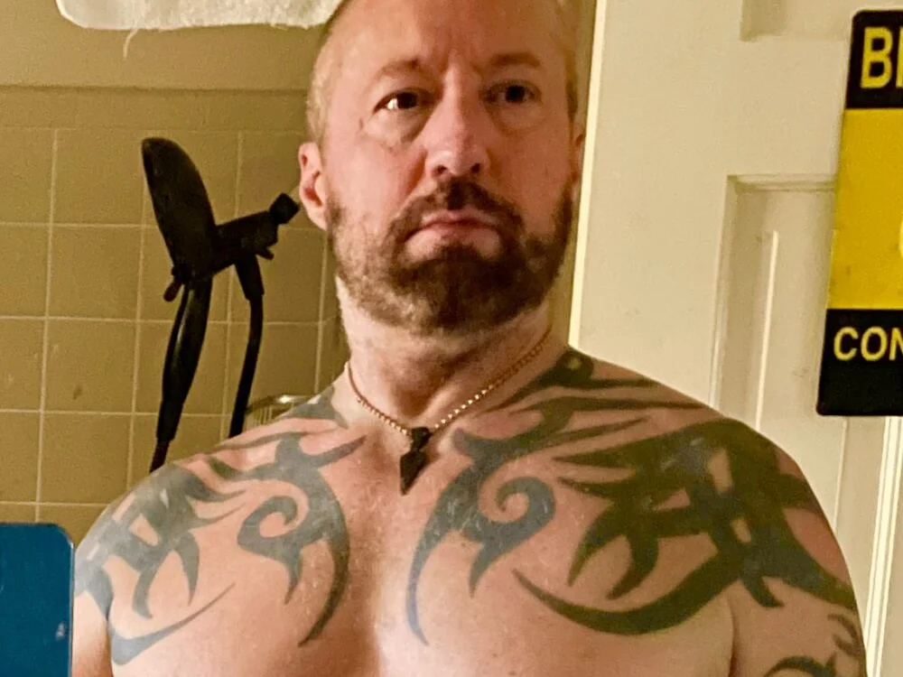 HUNG_STUD's Offline XXX Chat