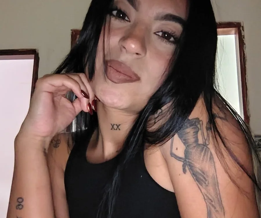 Saahra offline XXX-chat