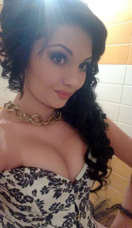 ShimaLou's Offline XXX Chat