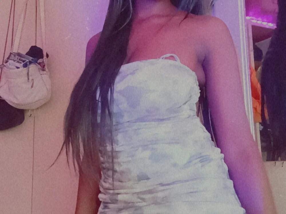 חדר צ'אט לא מקוון של debbieeee