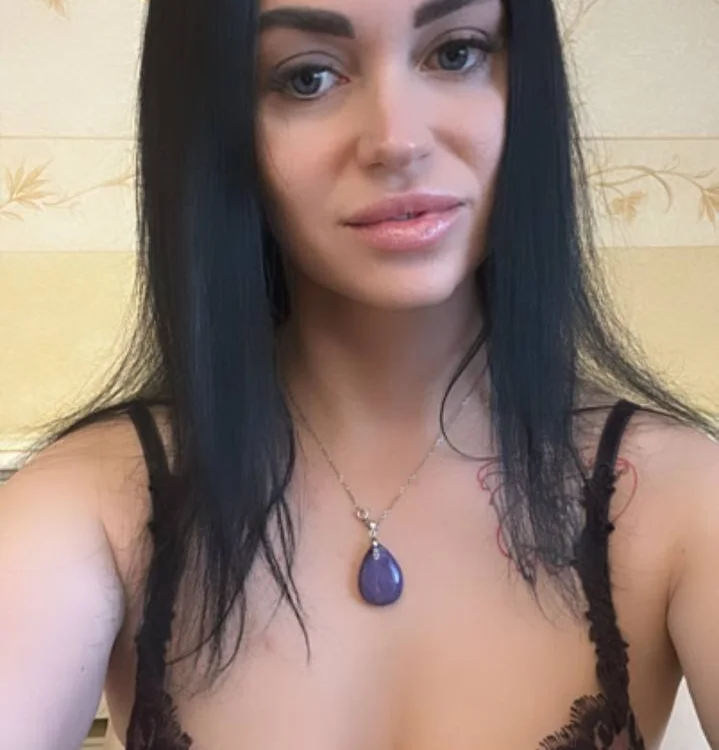 SweetyVikki's Offline Chat Room