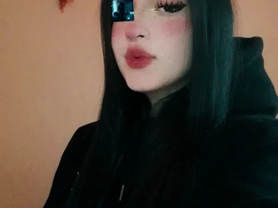 Victoria__doll