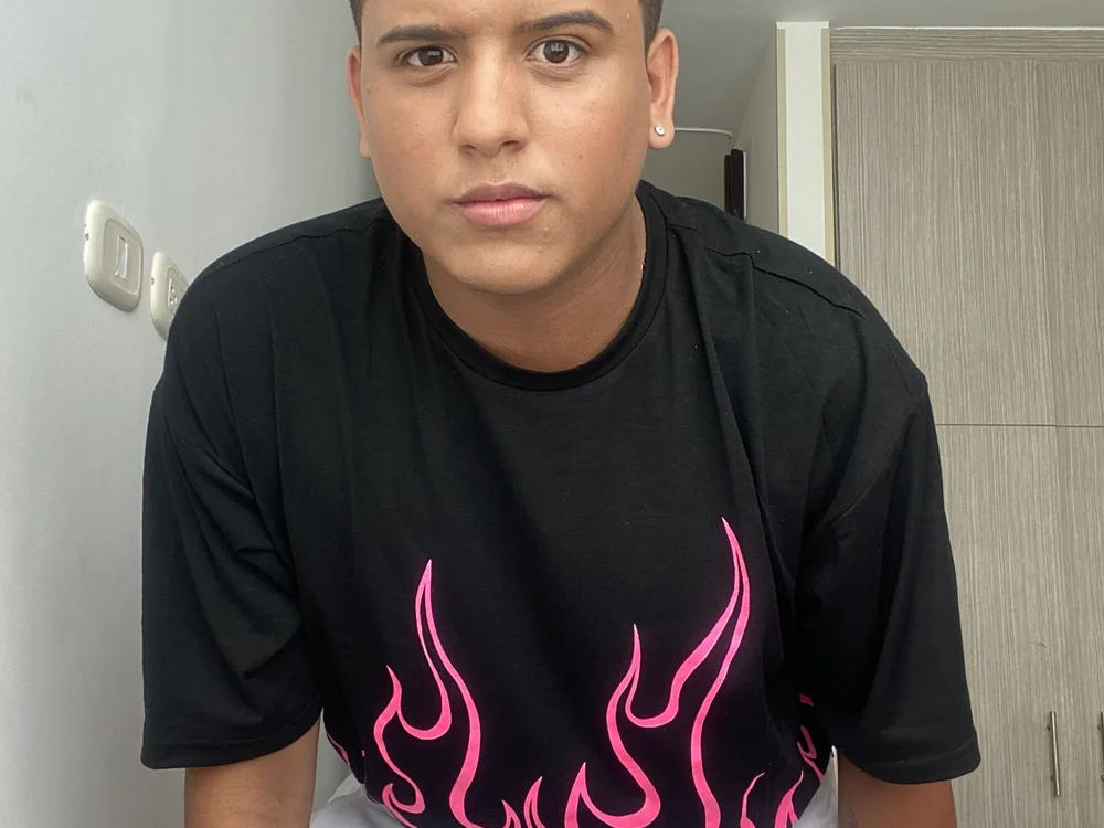 Andrescachond's Offline XXX Chat