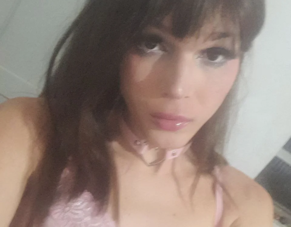 VictoriaTsDoll's Offline Chat Room