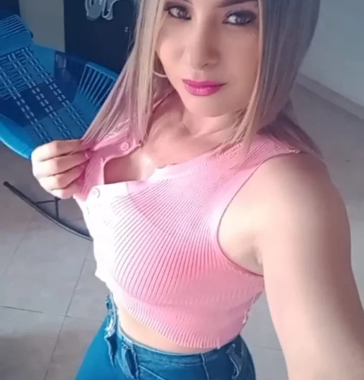 Valeria007's Offline Chat Room