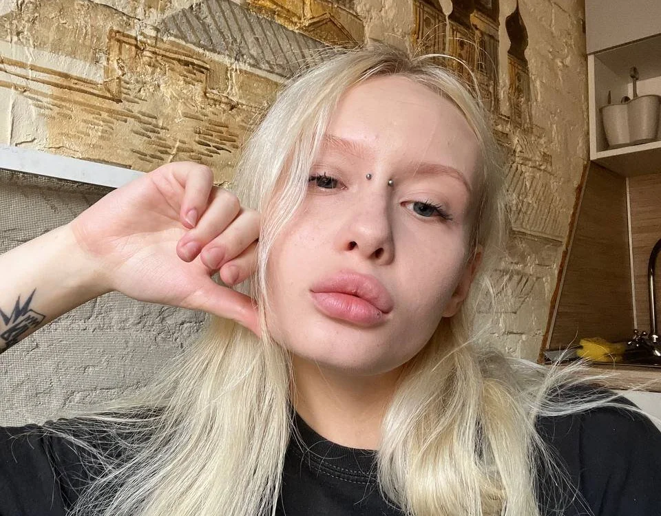 Molly_Morrris offline chatrum