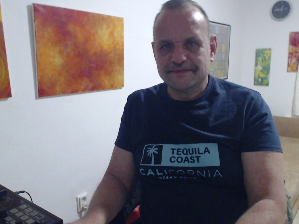 Jeflitschte@xh's Offline XXX Chat